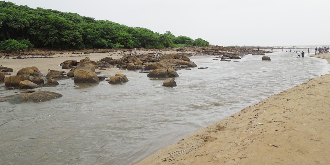 Aksa beach, Mumbai Tourist Attraction