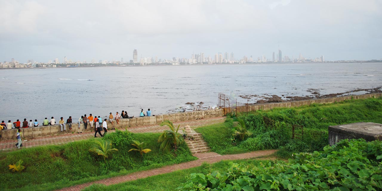 Bandra Bandstand, Mumbai Tourist Attraction