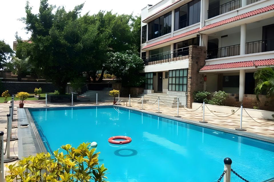 La Shimmer Resort, Bhayander