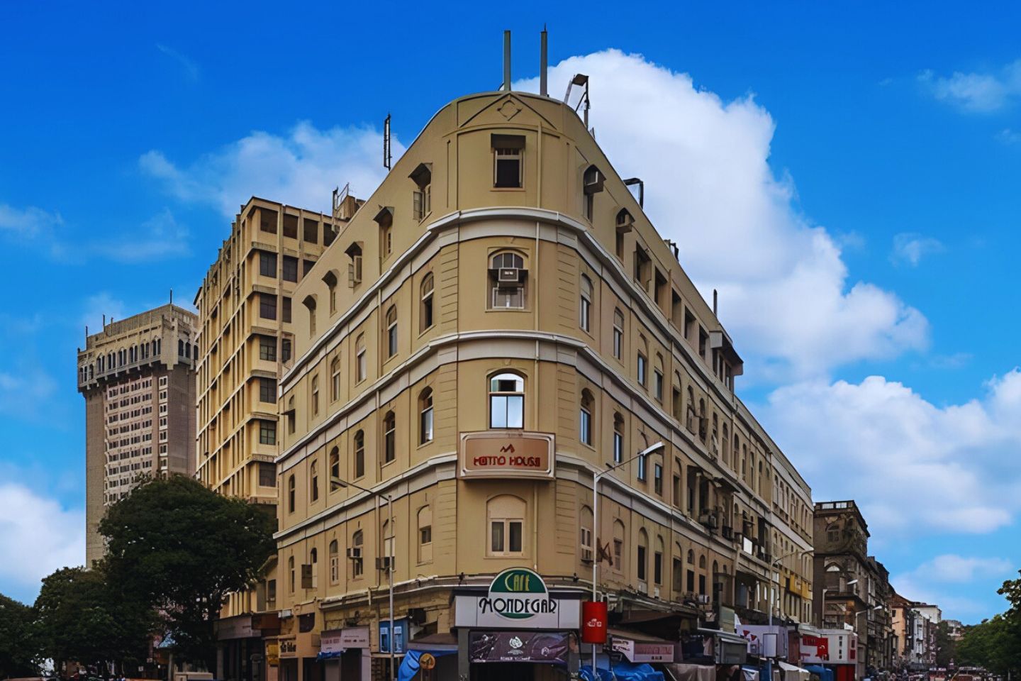 Colaba Causeway Market